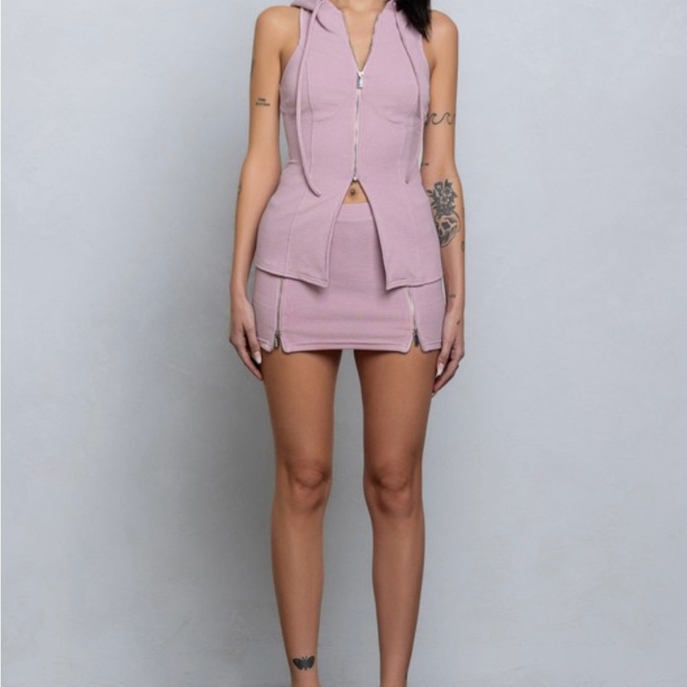 Sleeveless Hooded Zip Mini Dress in Dusty Pink